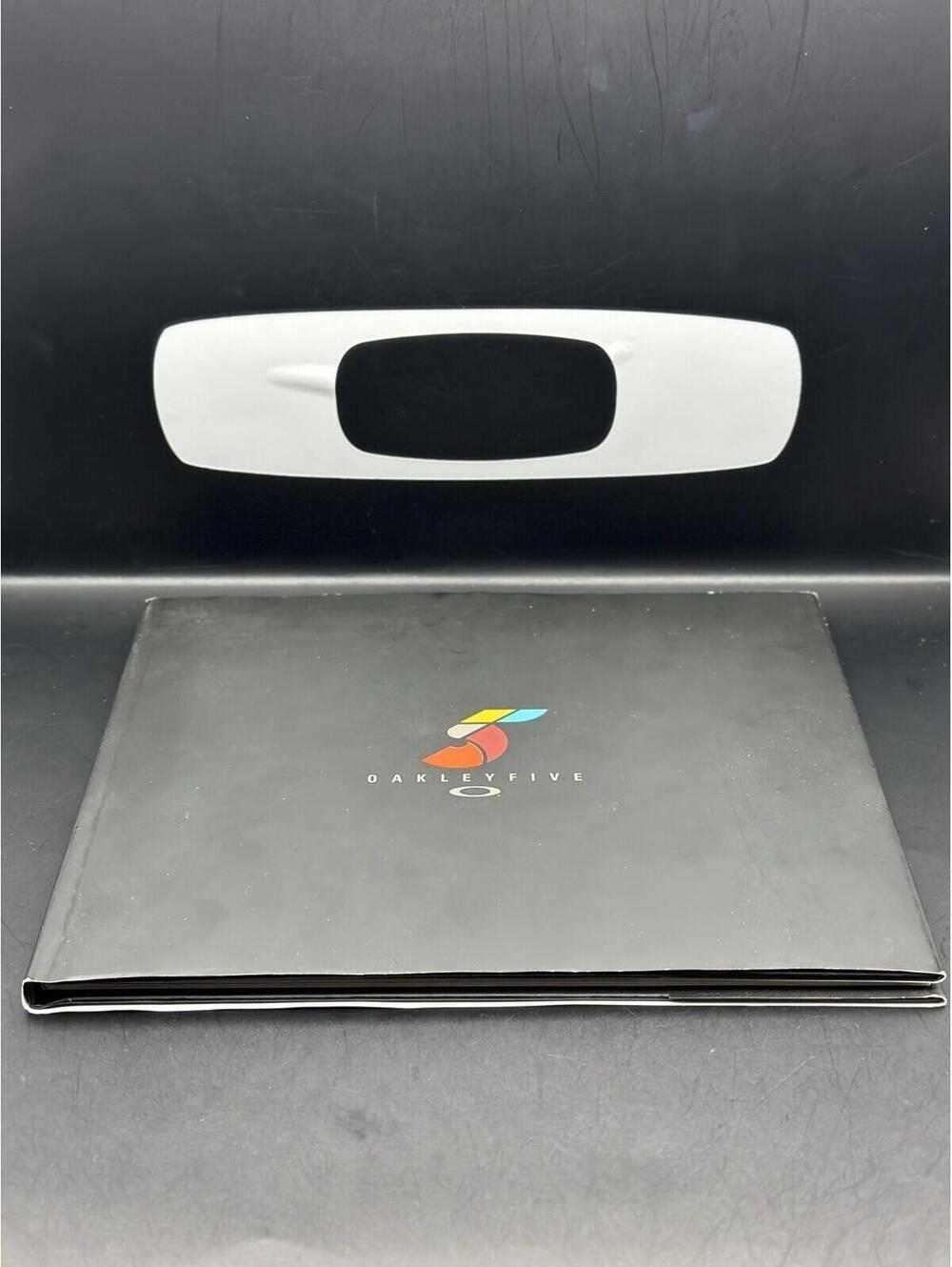 Oakley Five Coin Booklet Holder